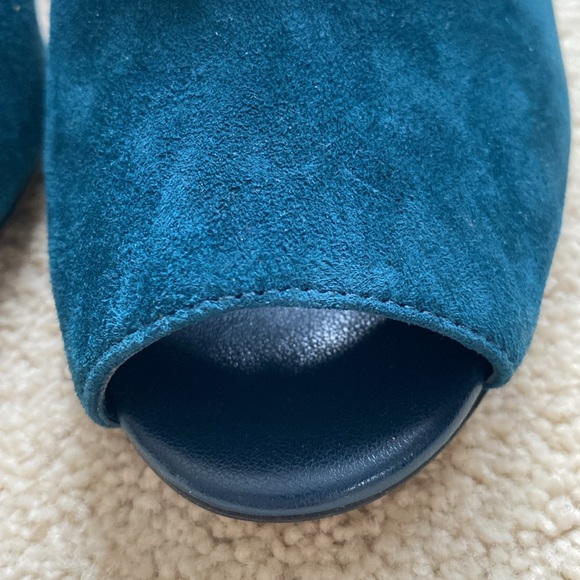 Like New! Halogen Women’s Hakatrina Teal Suede Peep Toe Bootie Heels - Picture 4 of 12